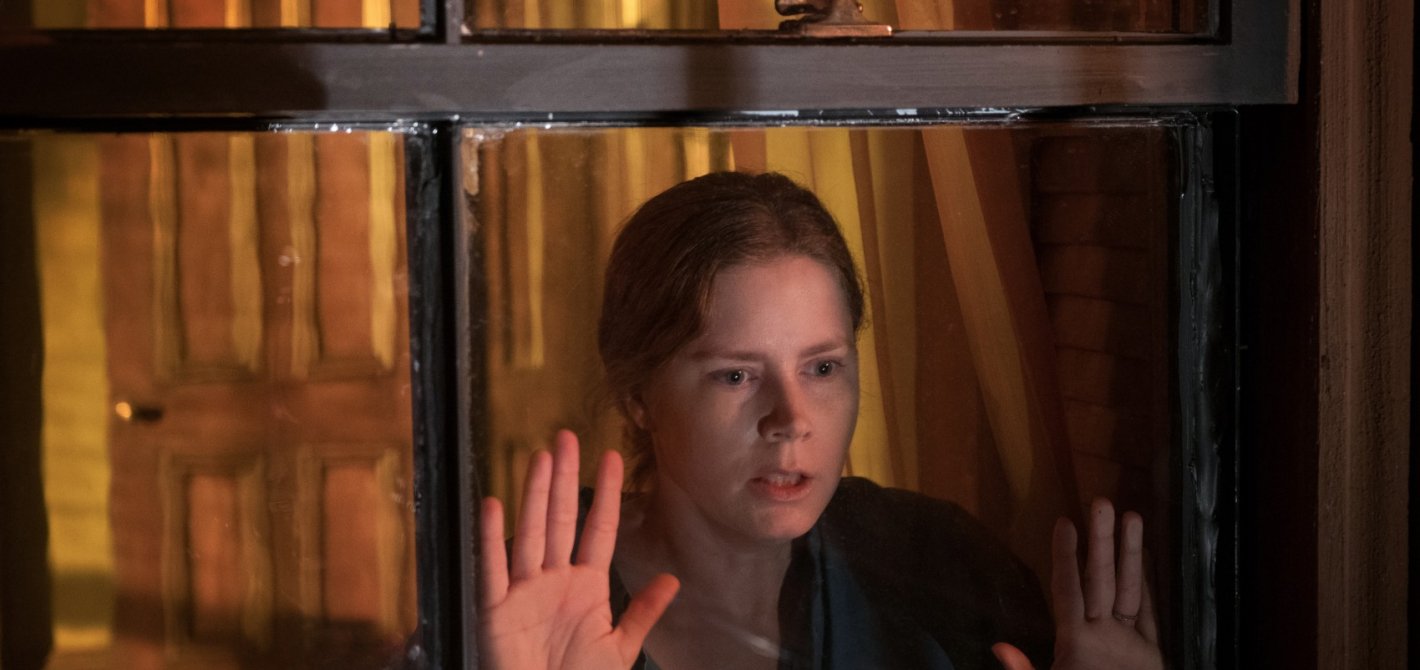 thriller psychologiczny Kobieta w oknie na podstawie powieści - film trzymający w napięciu na Netflix