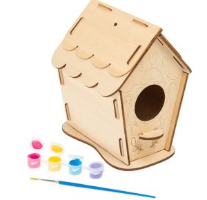 Kreatywny pomysł na prezent dla 7 latka - drewniany domek dla ptaszków