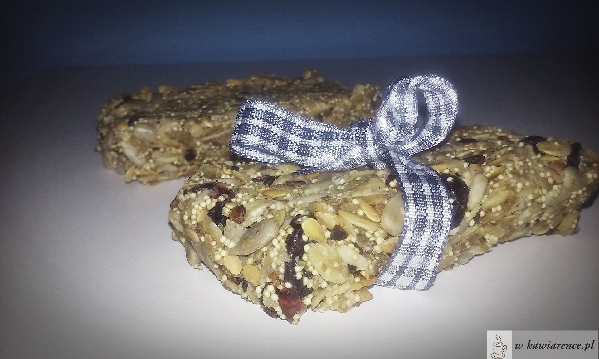 domowe batony granola w formie batonów