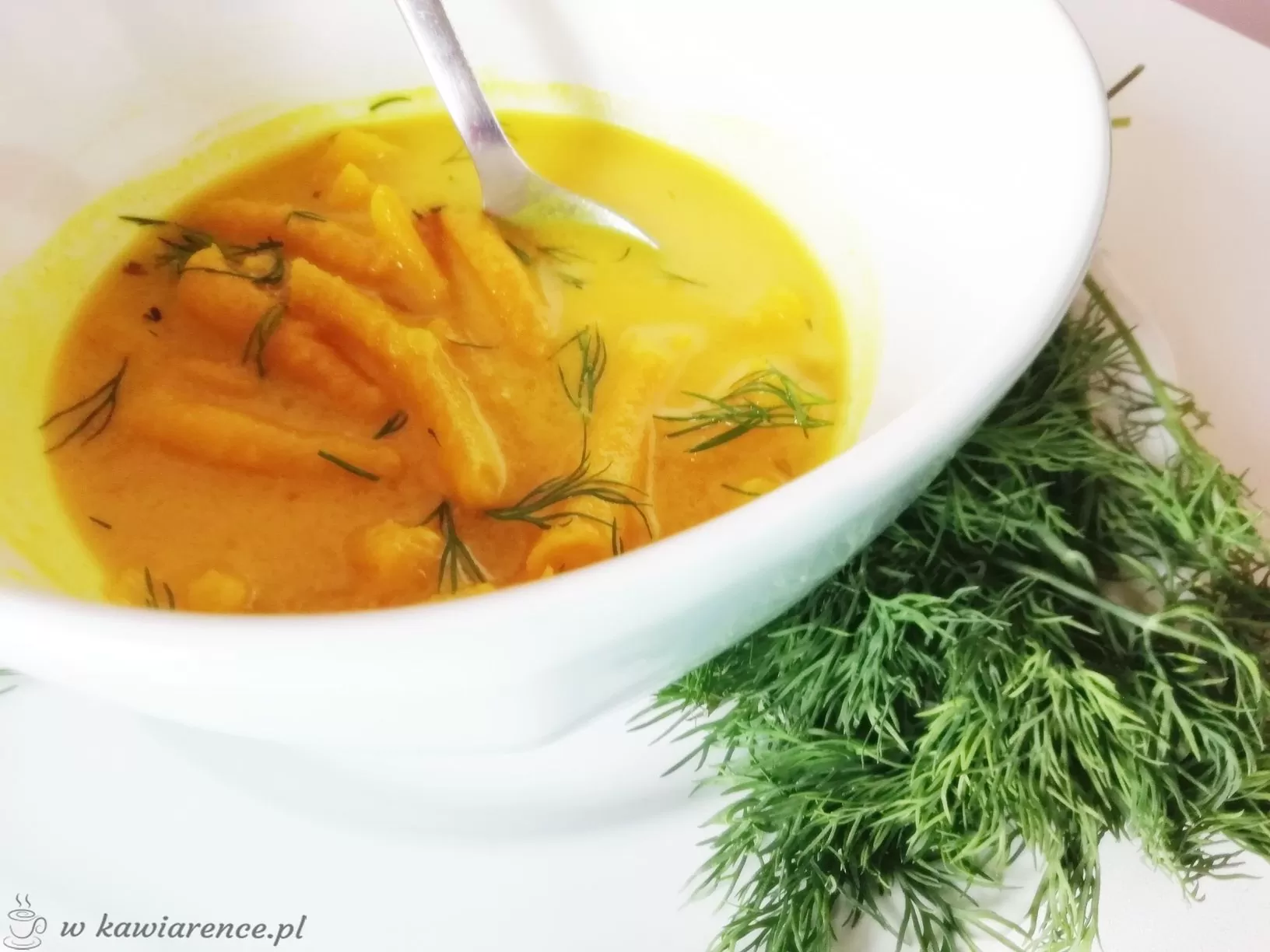 żółta zupa na lato sezonowa