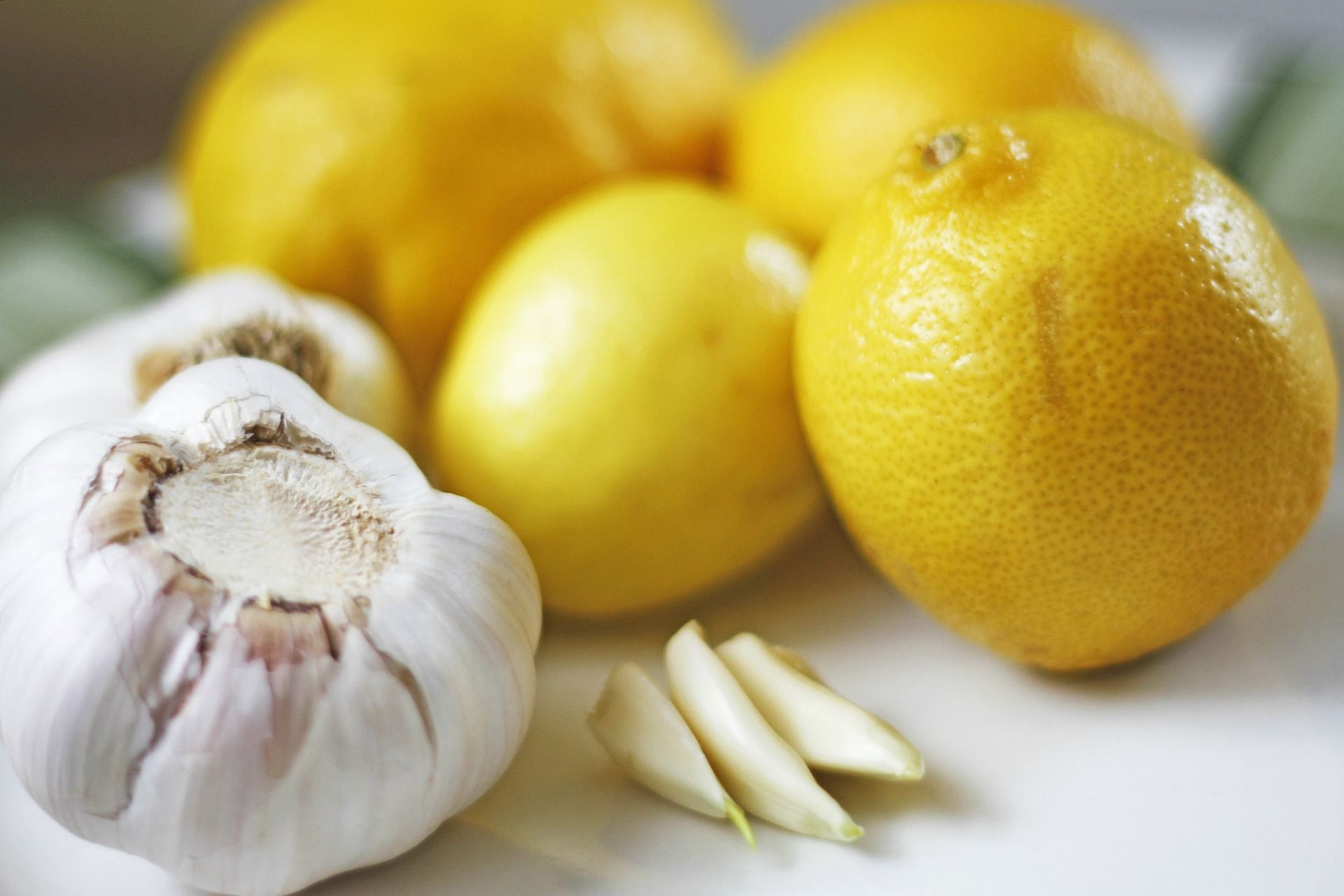 SYROP Z CZOSNKU I CYTRYNY syrop z czosnku cytryny miodu dla dzieci na kaszel przeziębienie naturalny domowy antybiotyk