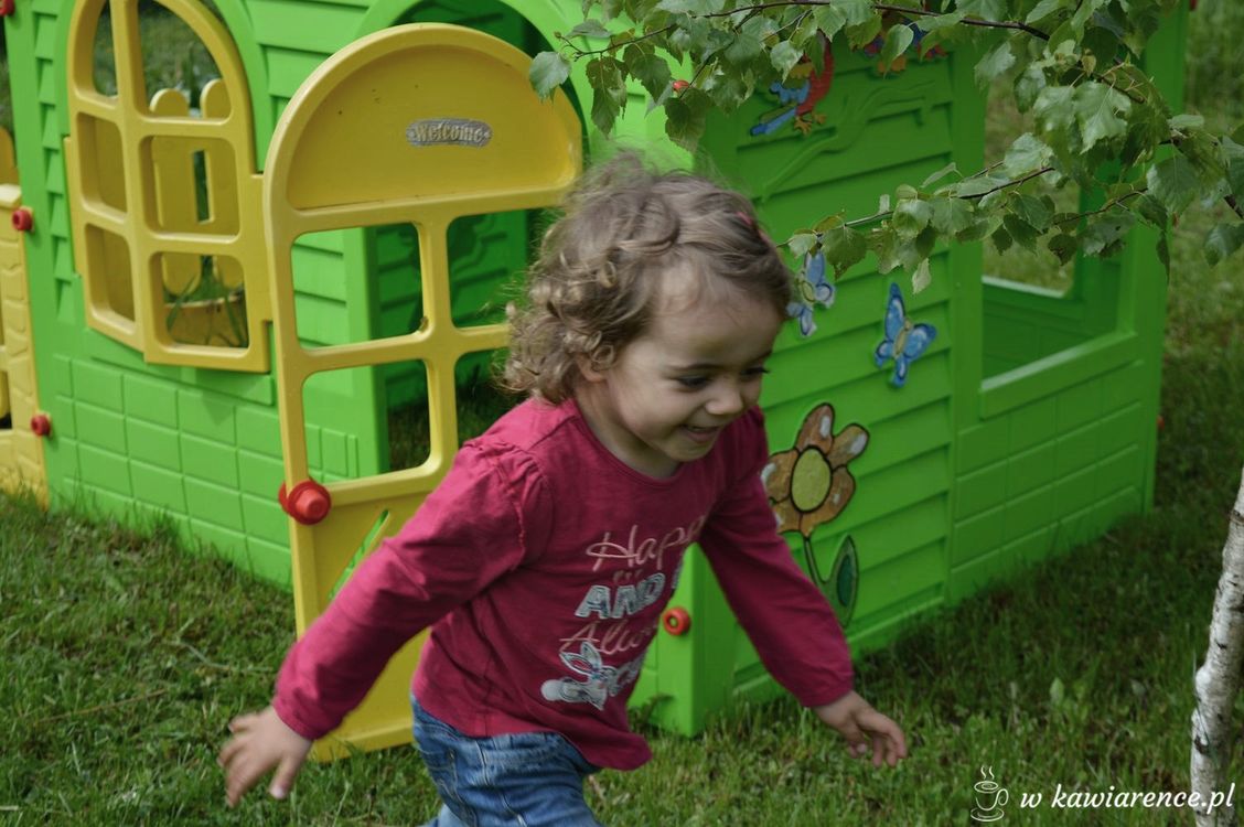 plastikowy domek do ogrodu dla dzieci