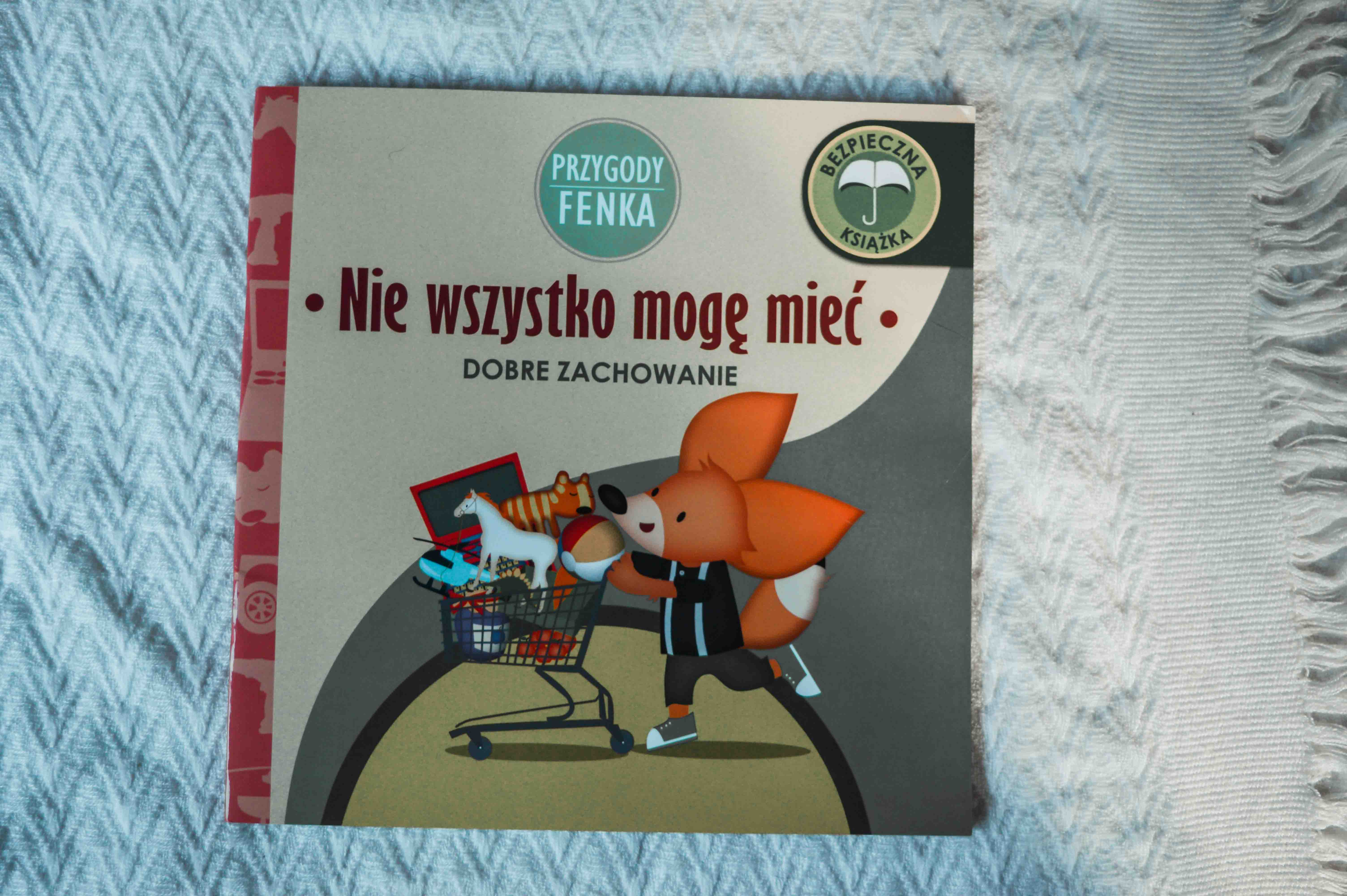 dziecko wymusza zakup zabawki 