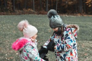 czapki zimowe i kurtki dla dziewczynek - 4 5 6 7 8 lat