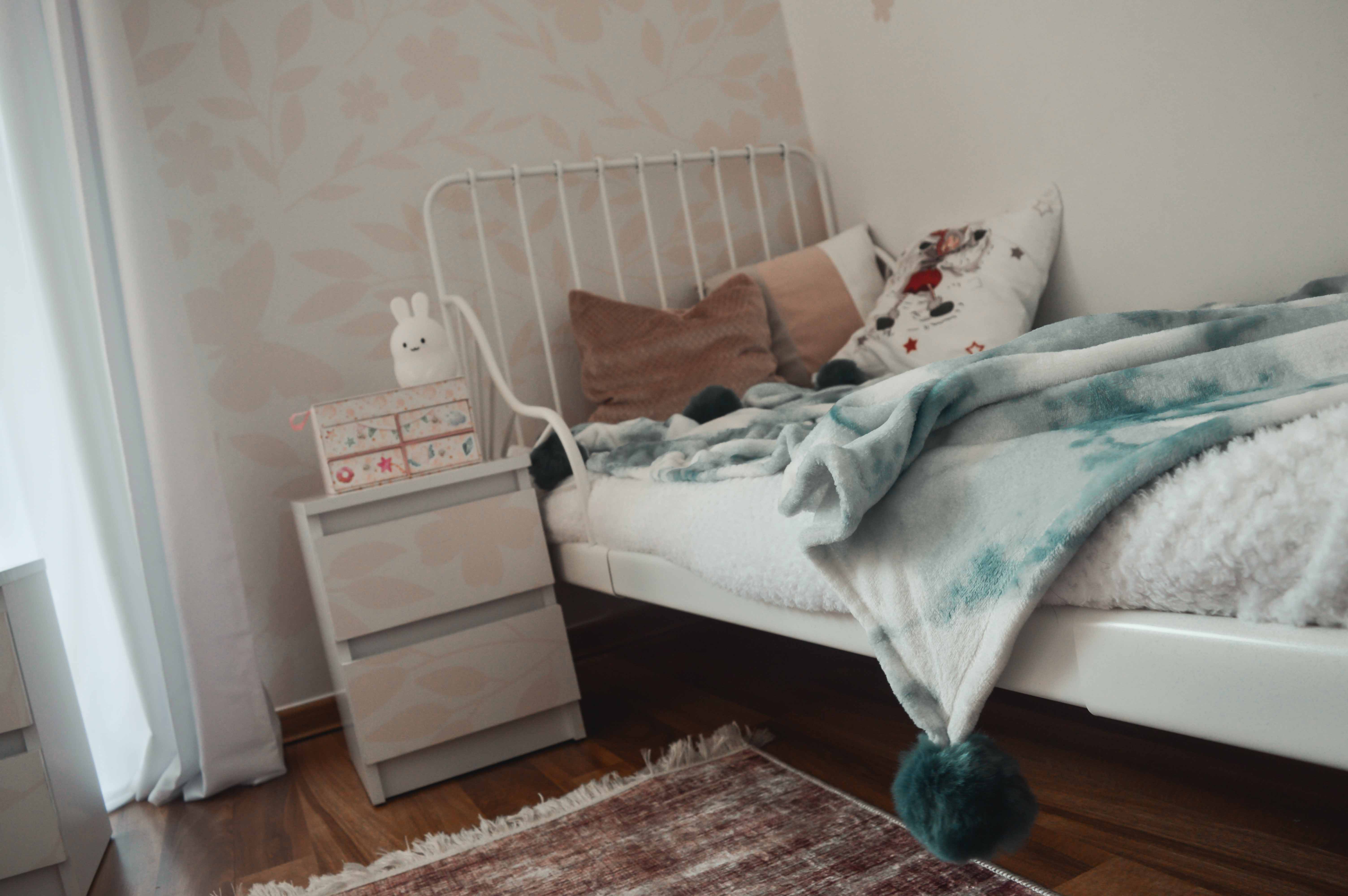 łóżko dla 6 latki - rozsuwane ikea minnen w wąskim pokoju
