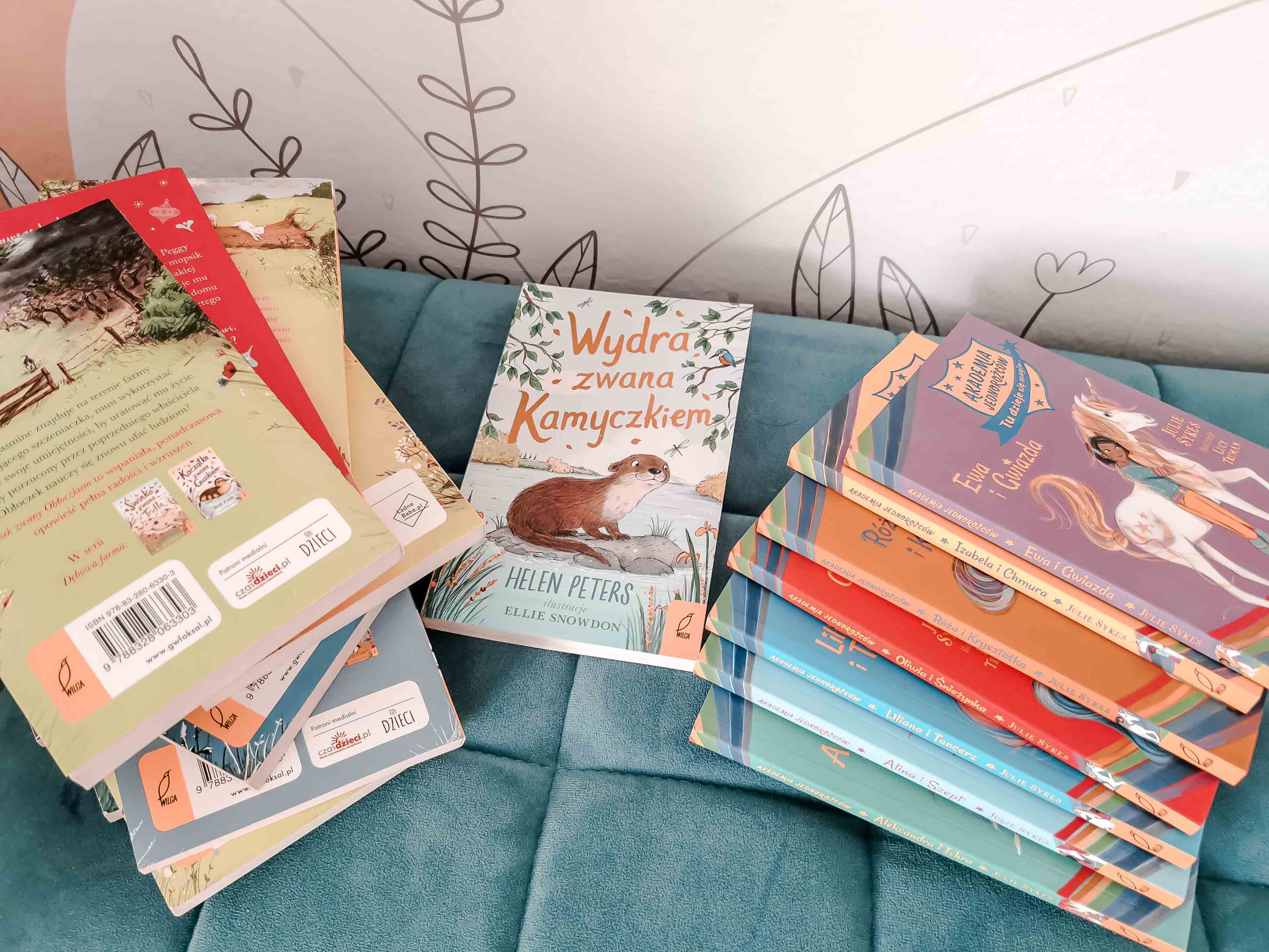 recenzje książek dla dzieci blog - Akademia Jednorożców Przygody na Dębowej Farmie - ksiażki pełne empatii, przygodowe ksiązki dla dzieci 5 6 7 8 9 lat