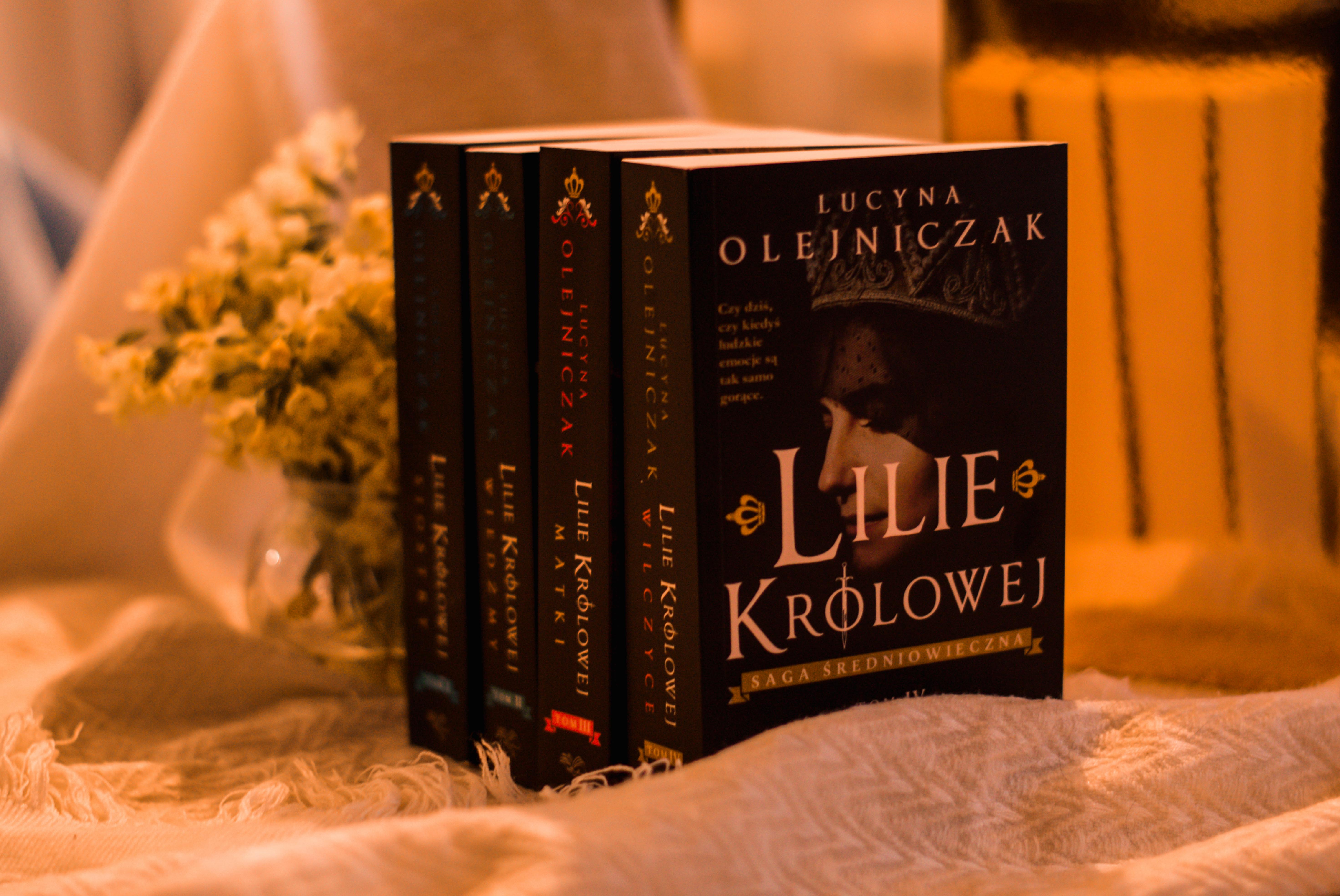 Lili Królowej powieść historyczna średniowieczna saga Lucyna Olejniczak ksiązki tom IV Wilczyce Tom I siostry